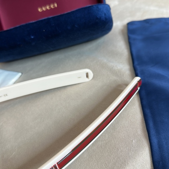 NWOT GUCCI SPORTY EYEWEAR UNISEX HIGH END SUN SHADES - Picture 7 of 8